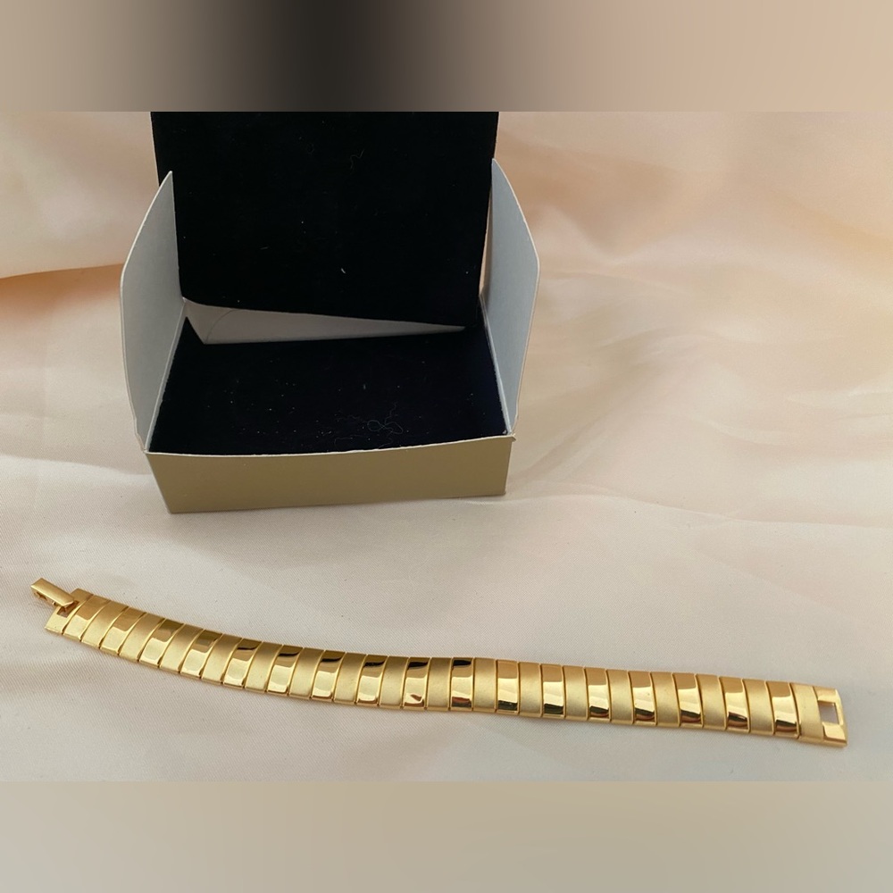 Vintage Avon Gold tone Satin Polish Bracelet (1999) size small